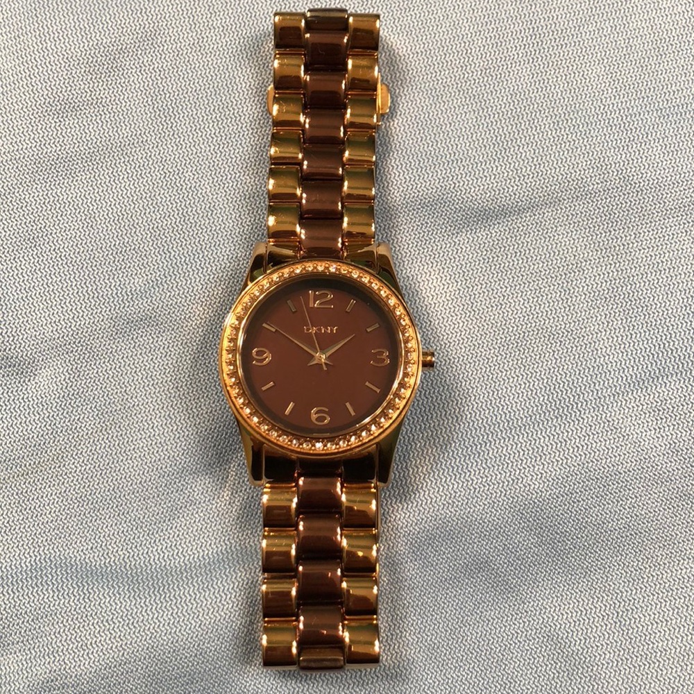 Dark brown/rose gold watch